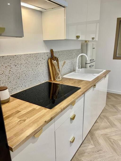 Le Rive Droite - Gare Centre - Wifi - Terrasse - Face Remparts Apartment Avignon Ngoại thất bức ảnh