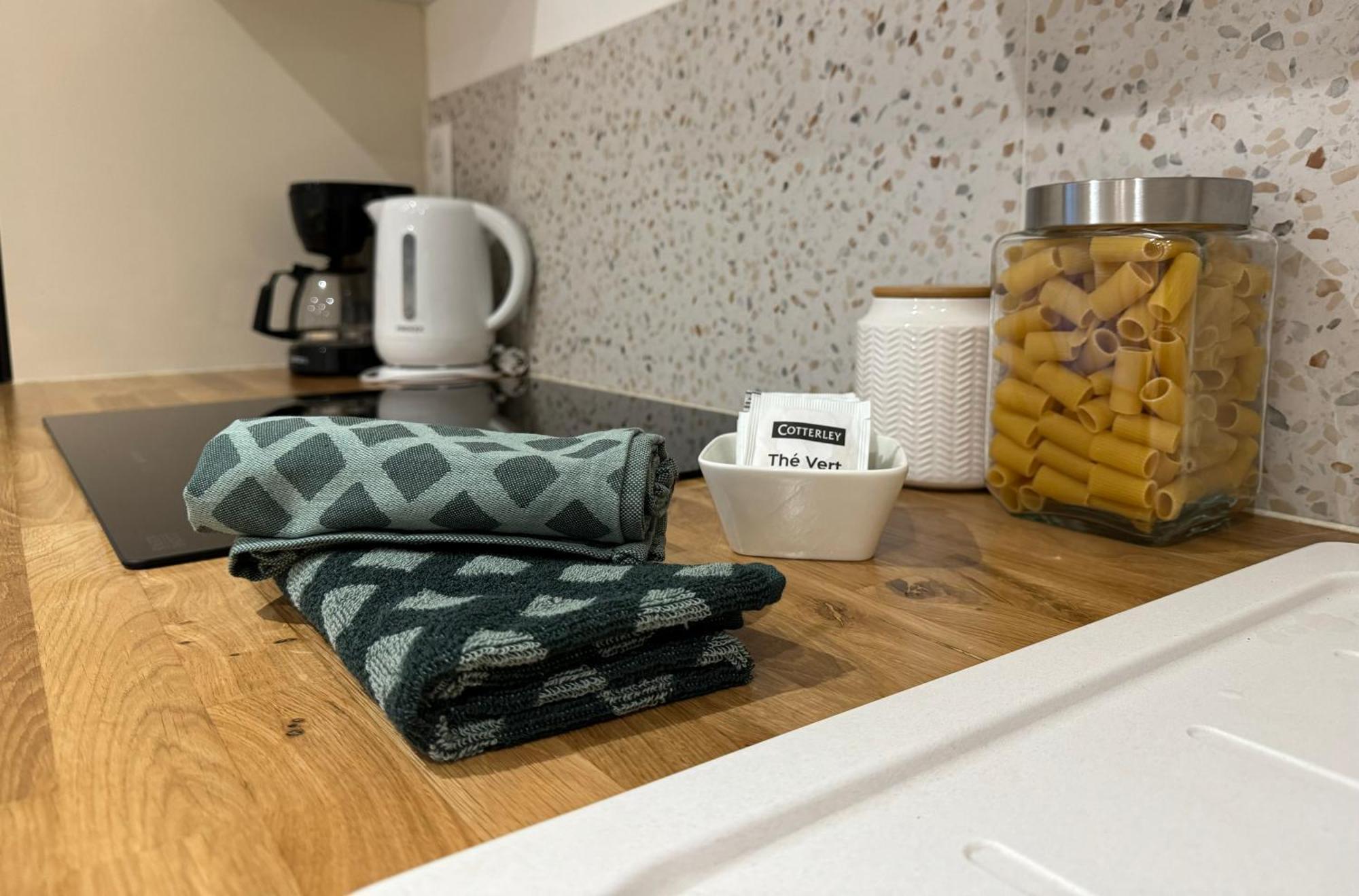 Le Rive Droite - Gare Centre - Wifi - Terrasse - Face Remparts Apartment Avignon Ngoại thất bức ảnh